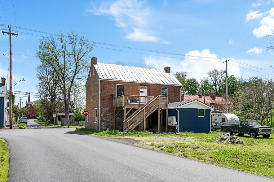 More Photos Of 7211 Queen St, Middleway Flex For Sale