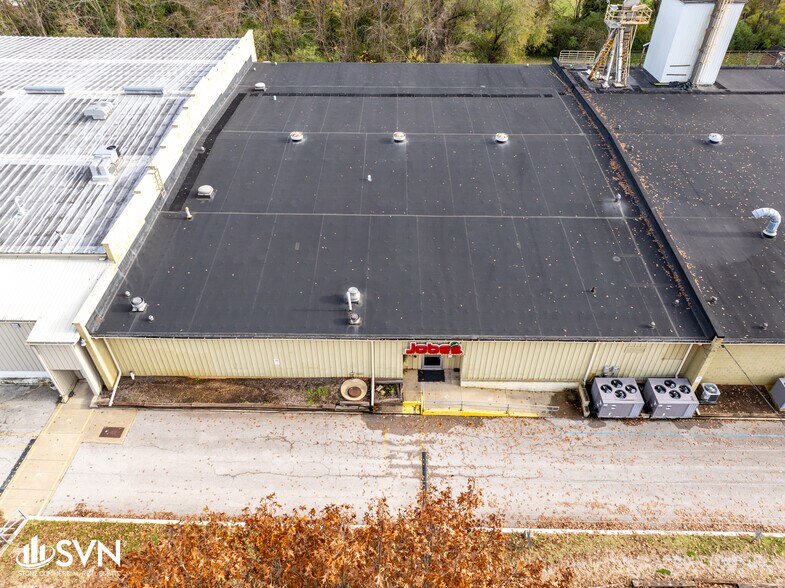 More Photos Of 1750 17th St, Paris Manufacturing For Lease