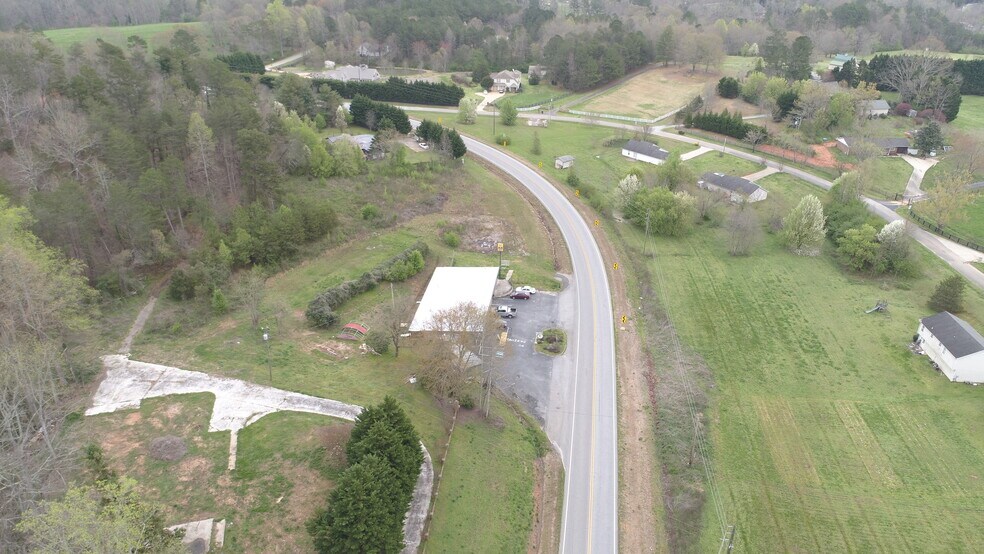 More Photos Of 5646 Price Rd, Gainesville Freestanding For Sale