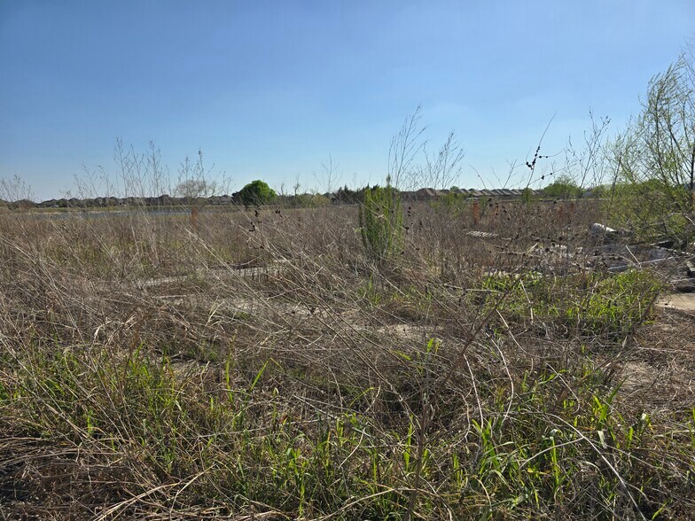 More Photos Of 1402 Wyatt St, Waxahachie Land For Sale