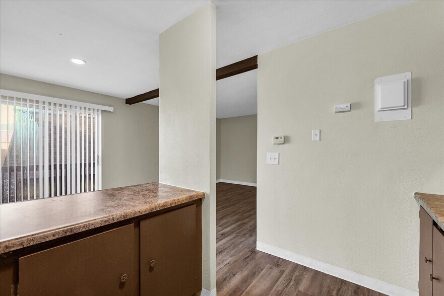 More Photos Of 717 Fairmont Dr, Bloomington Apartments For Sale