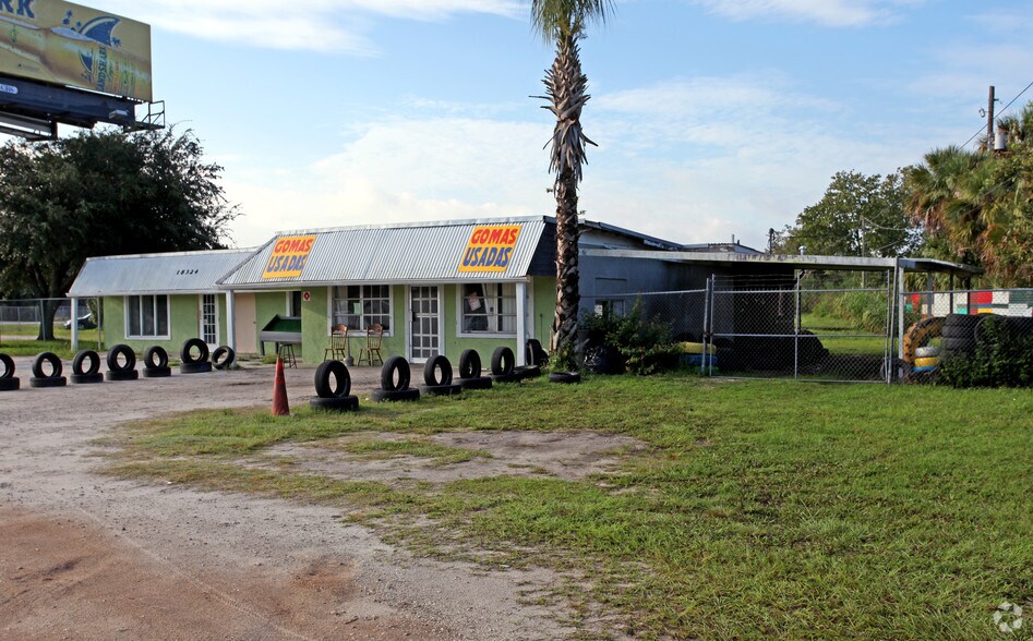 More Photos Of 18324 E Colonial Dr, Orlando Auto Dealership For Sale