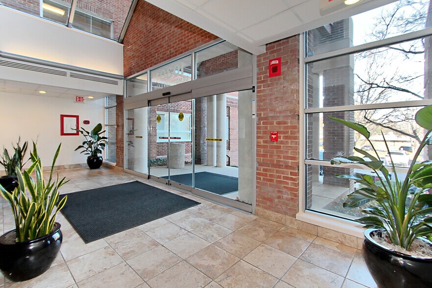 More Photos Of 10301 Democracy Ln, Fairfax Office For Lease