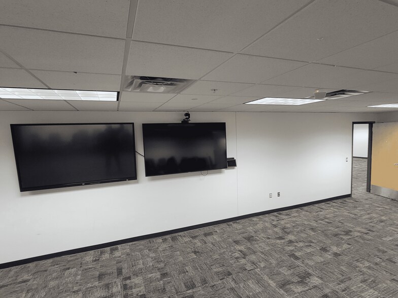 More Photos Of 1400 Industries Rd, Richmond Office For Lease