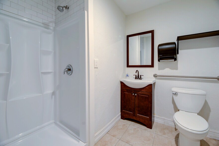 More Photos Of 359 10th St, West Palm Beach Storefront Retail Office For Sale