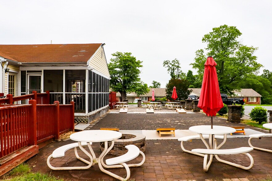 More Photos Of 3313 Old Forest Rd, Lynchburg Restaurant For Sale