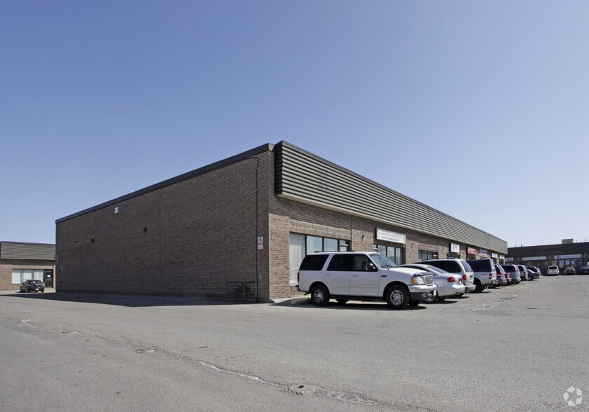 More Photos Of 7171 Torbram Rd, Mississauga Showroom For Lease