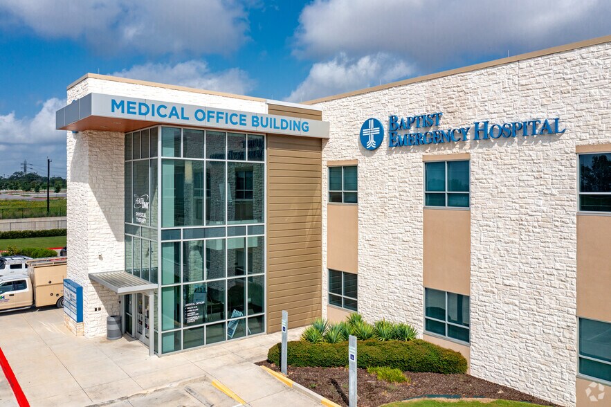 More Photos Of 4103 N Loop 1604 W, San Antonio Hospital For Lease