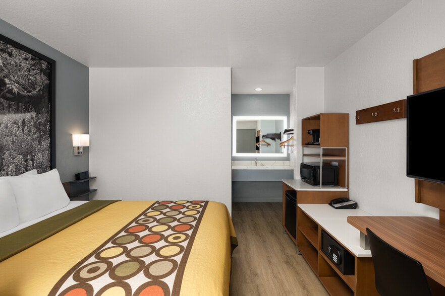 More Photos Of 888 S Main St, Fort Bragg Hotel For Sale