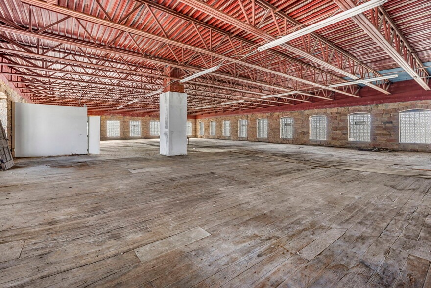 More Photos Of 112-130 Erie St S, Massillon Office For Sale
