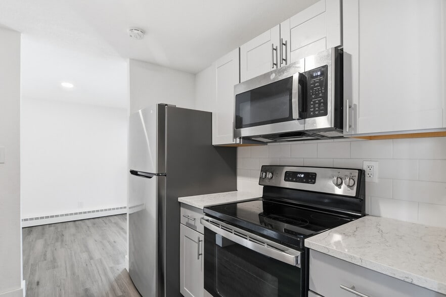 More Photos Of 16432 E 13th Pl, Aurora Specialty For Sale