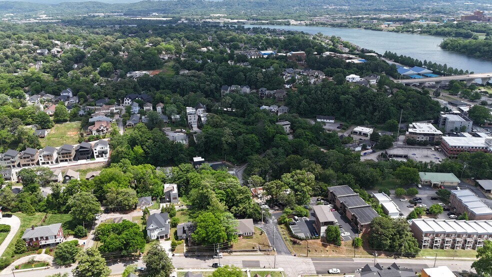 More Photos Of 300 Forest Ave, Chattanooga Office For Sale