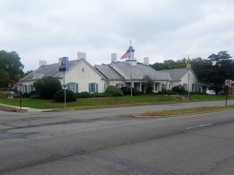 More Photos Of 1059 Bloomfield Ave, West Caldwell Bank For Lease