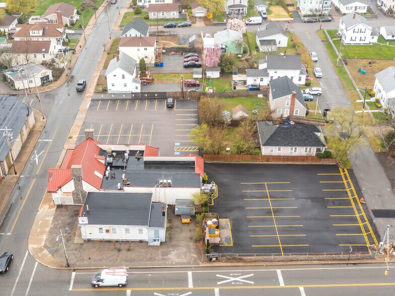 More Photos Of 176 Columbus Ave, Pawtucket General Retail For Sale