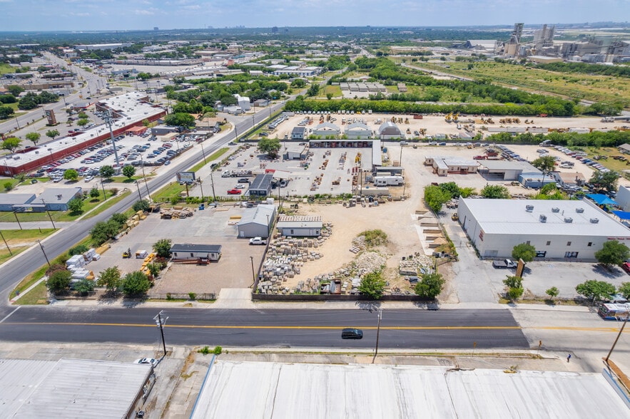 More Photos Of 4350 Naco Pass, San Antonio Service For Sale