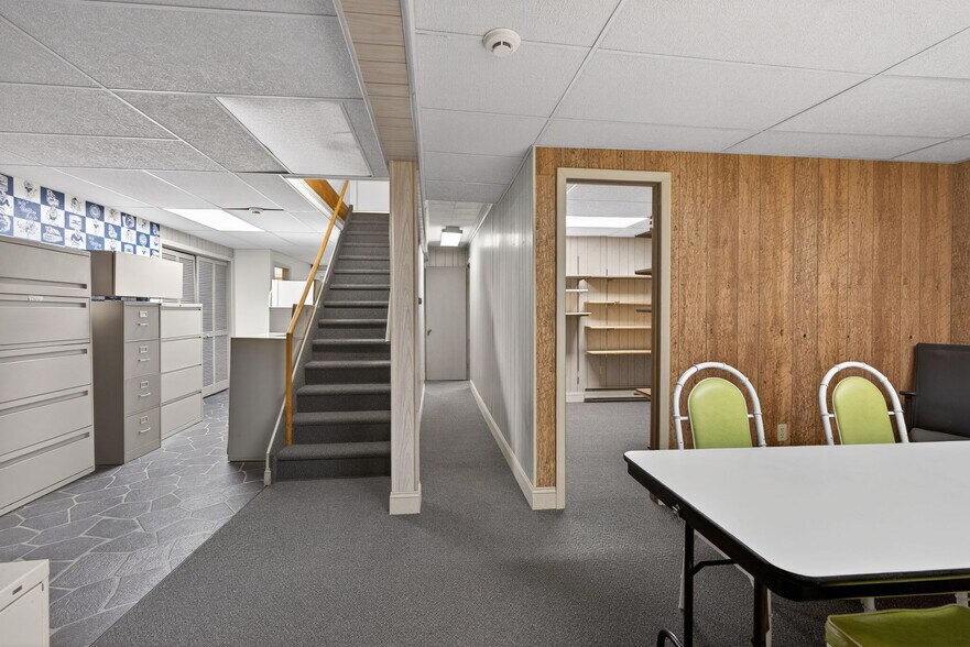 More Photos Of 6534 Sullivan Trl, Wind Gap Office For Sale