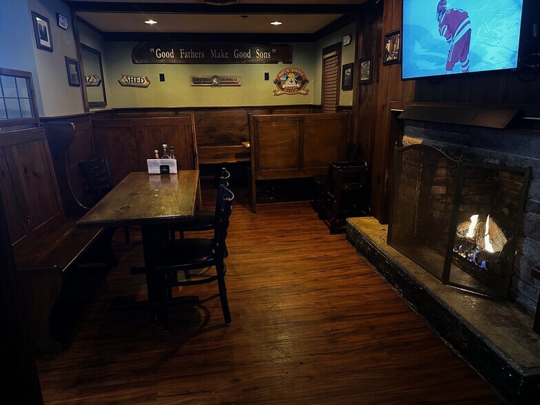 More Photos Of 406 Route 6A, East Sandwich Restaurant For Sale