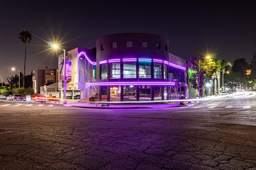 More Photos Of 1600 Main St, Venice Office For Lease