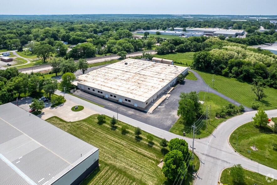 More Photos Of 301 High Grove Rd, Grandview Warehouse For Lease