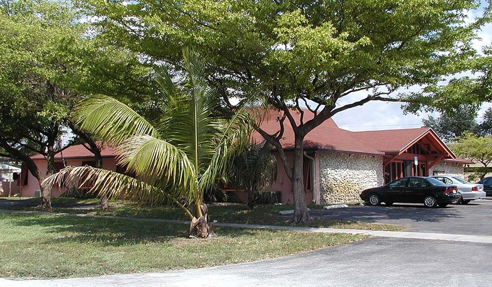 More Photos Of 16100 NE 16th Ave, North Miami Beach Office For Lease
