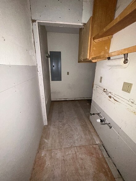 More Photos Of 404 S Pratt Ave, Carson City Office For Sale