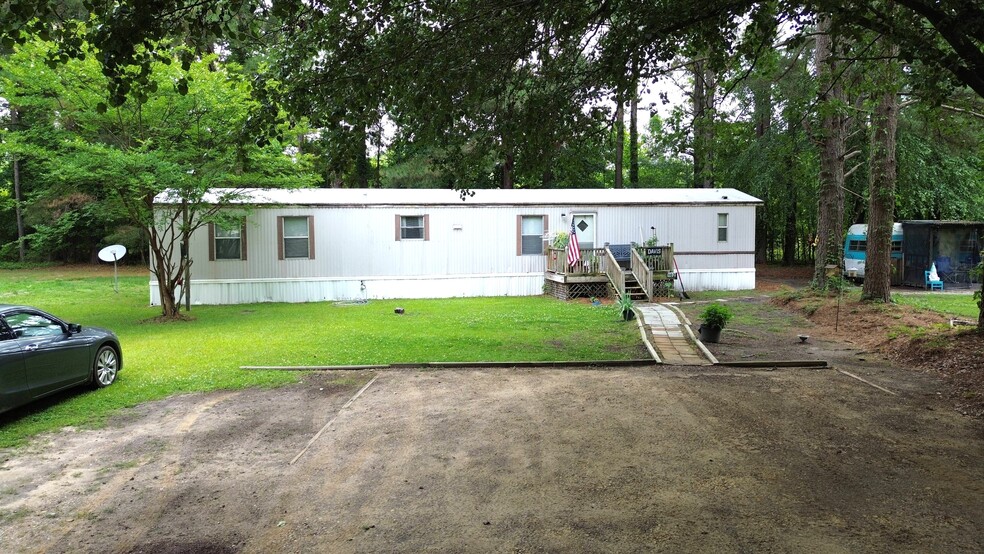 More Photos Of 106 Valencia Ave, Goldsboro Manufactured Housing Mobile Home Park For Sale