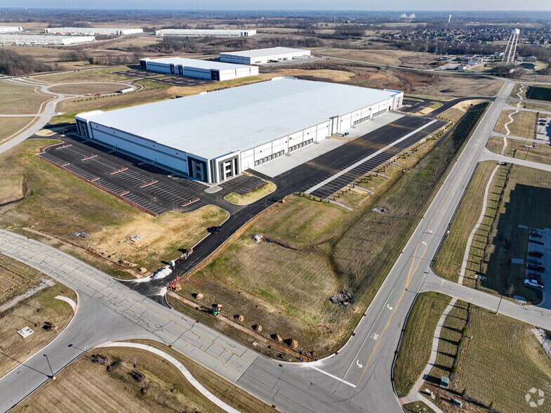 More Photos Of 400 Trey St, Jeffersonville Distribution For Lease