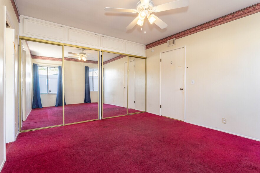 More Photos Of 9826 Columbus Ave, North Hills Multifamily For Sale