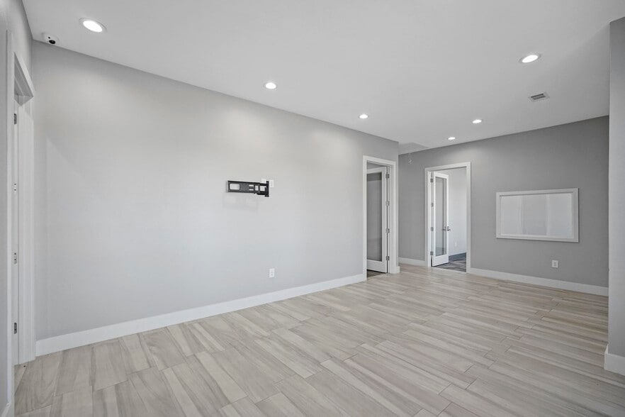 More Photos Of 8212 Liberty Grove Rd, Rowlett Medical For Sale