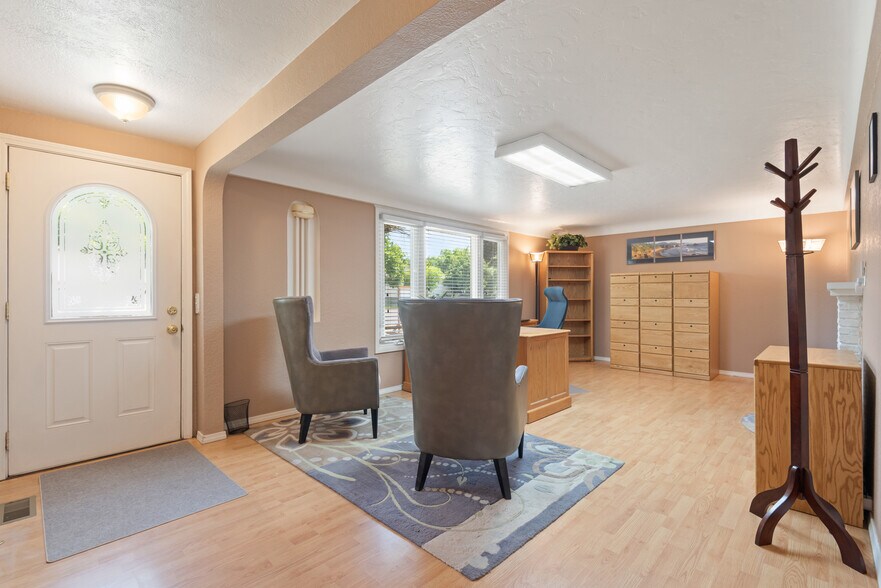 More Photos Of 1660 River Rd, Eugene Office For Lease