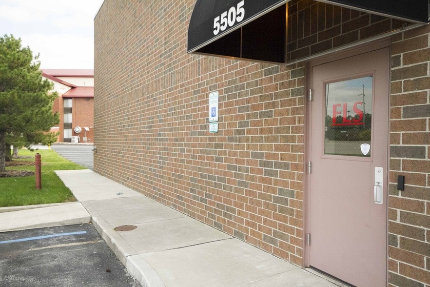 More Photos Of 5701-5725 Coventry Ln, Fort Wayne Unknown For Lease