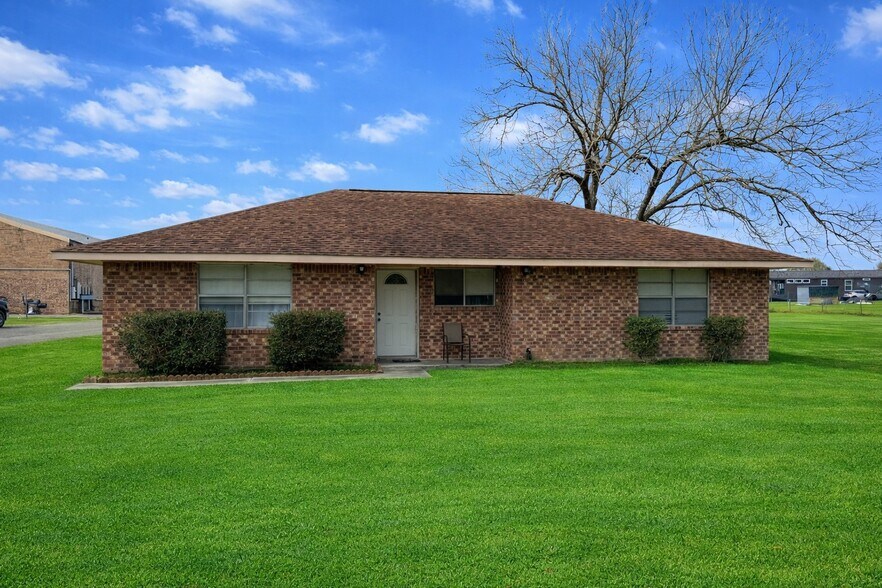 More Photos Of 831 FM 2917 Rd, Alvin Religious Facility For Sale