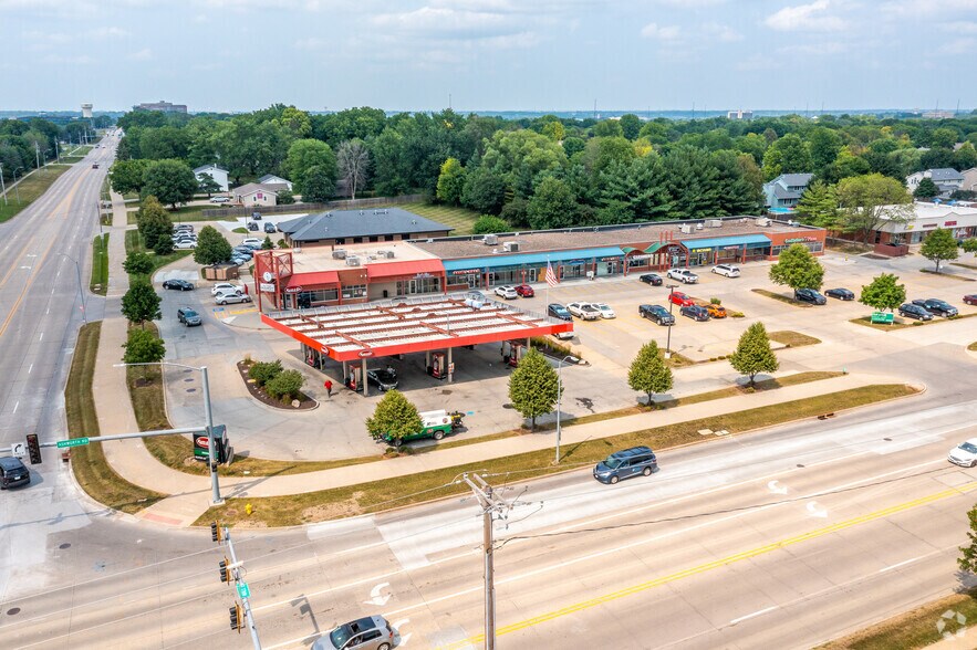 More Photos Of 5717 Ashworth Rd, West Des Moines General Retail For Lease