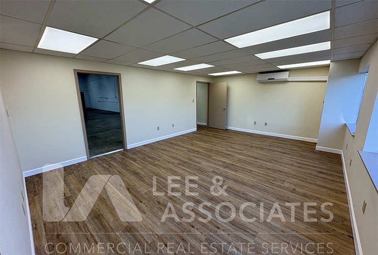 More Photos Of 2100-2122 W Central Blvd, Orlando Distribution For Lease