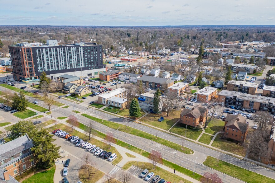 More Photos Of 241 Louis St, East Lansing Apartments For Sale