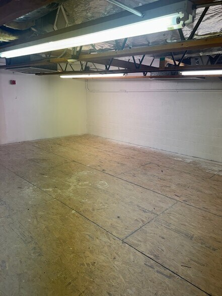 More Photos Of 1590 Foothill Dr, Boulder City Light Distribution For Sale