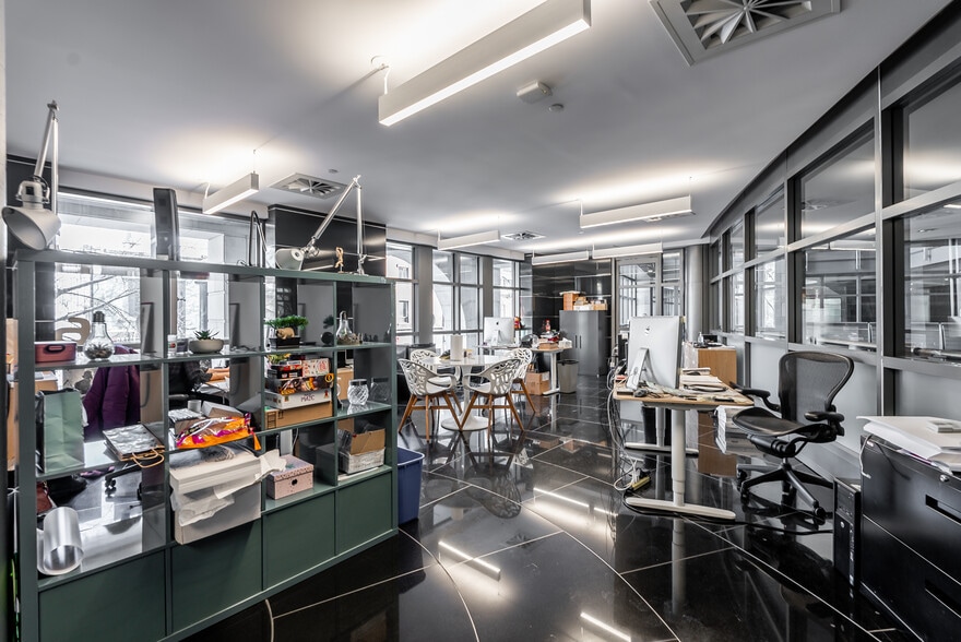 More Photos Of 3536 Boul Saint-Laurent, Montréal Office For Sale