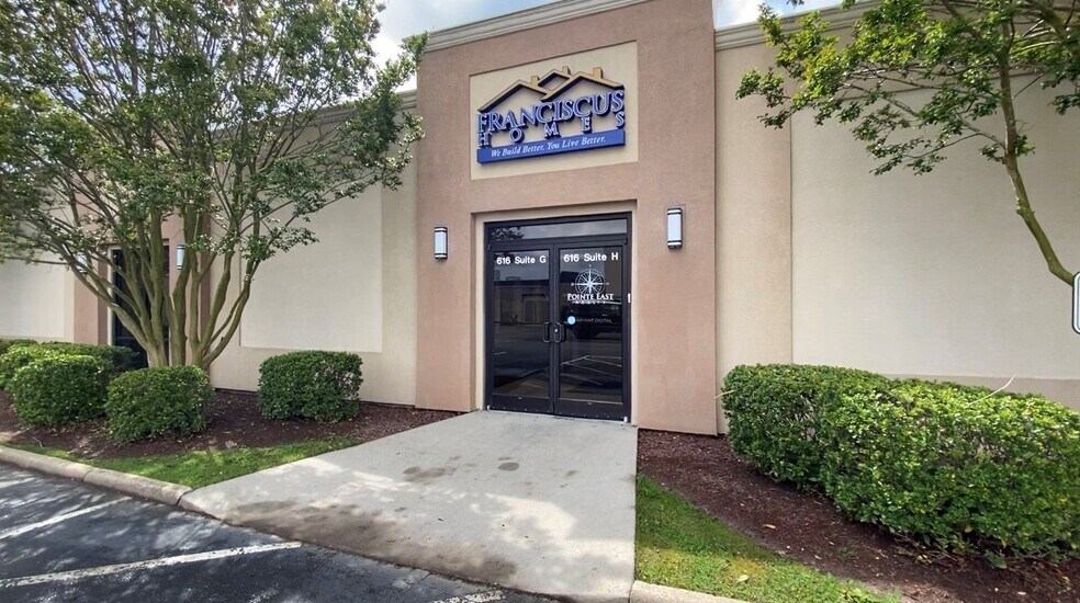 More Photos Of 616 Village Dr, Virginia Beach Office For Lease