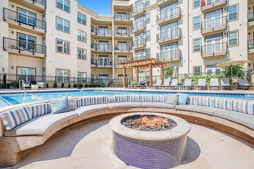 More Photos Of 6201 Johnson Dr, Mission Apartments For Lease
