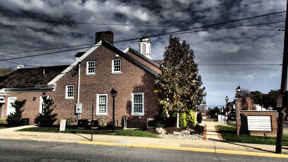 More Photos Of 1733 Washington Blvd, Easton Office For Sale
