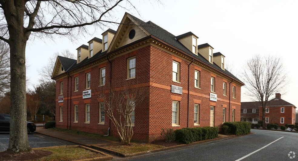 More Photos Of 10001 Courtview Ln, Chesterfield Office For Lease