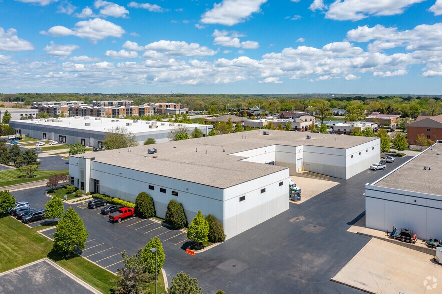 More Photos Of 2360-2380 Vantage Dr, Elgin Warehouse For Lease