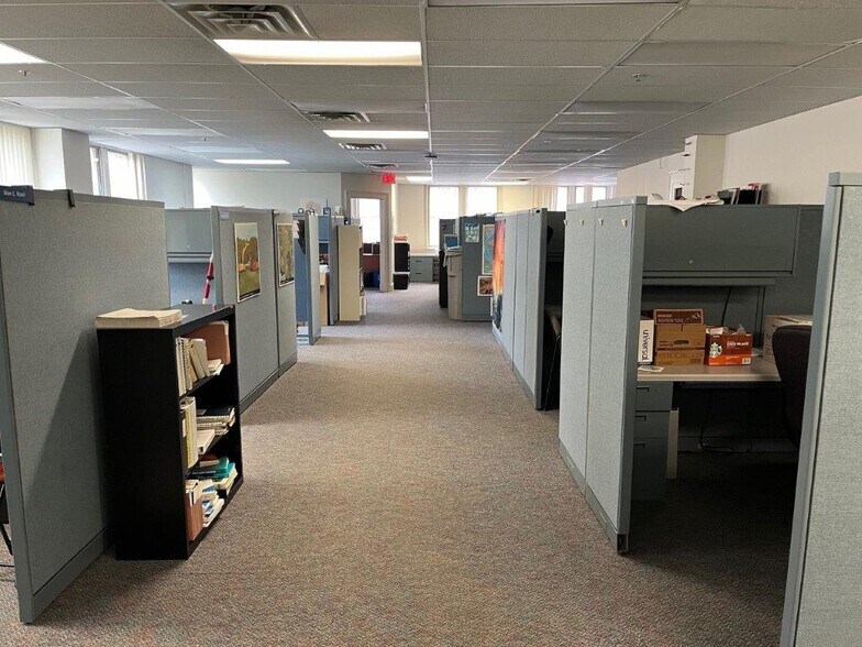 More Photos Of 146 Hartford Rd, Manchester Loft Creative Space For Lease