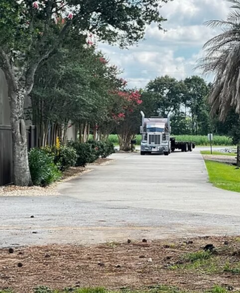 More Photos Of 229 Highway 96, Broussard Warehouse For Lease