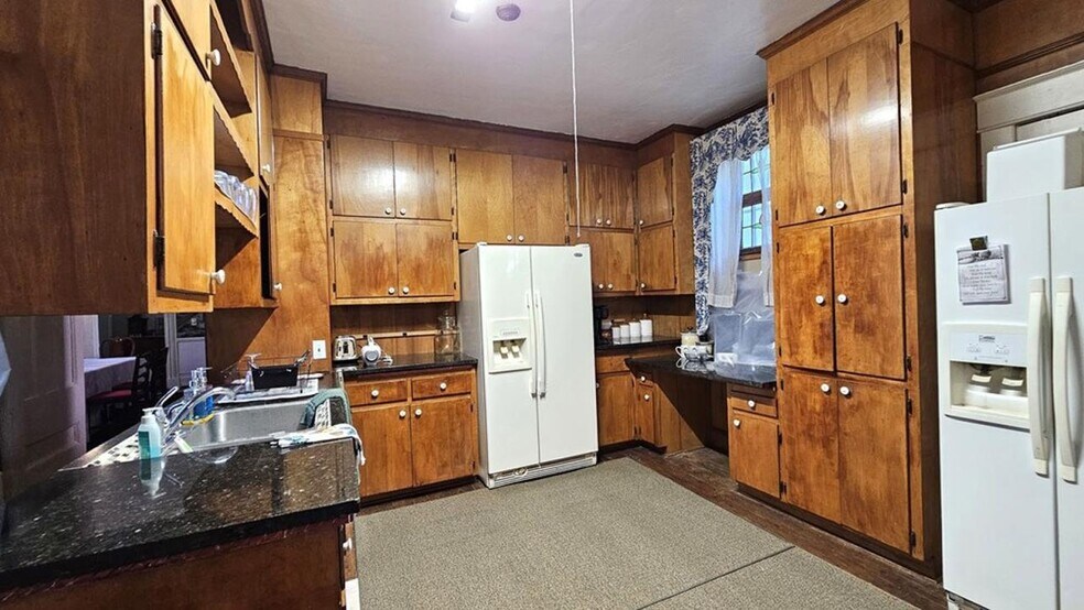 More Photos Of 850 Kinderton Rd, Clarksville Hospitality For Sale