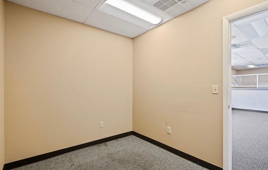 More Photos Of 505-601 Jermor Ln, Westminster Unknown For Lease