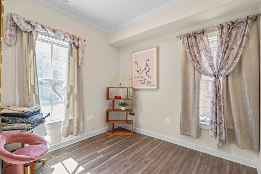 More Photos Of 104 Loudoun St SW, Leesburg Storefront Retail Office For Sale