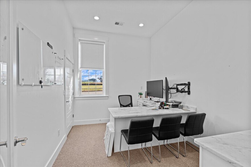 More Photos Of 100 Inman Rd, Lyman Office For Sale