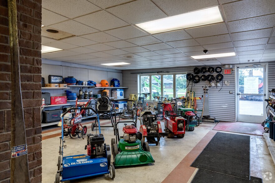 More Photos Of 49260 Van Dyke Ave, Shelby Township Warehouse For Sale