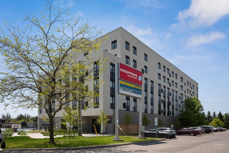 More Photos Of 13042 Yonge St, Richmond Hill Apartments For Sale